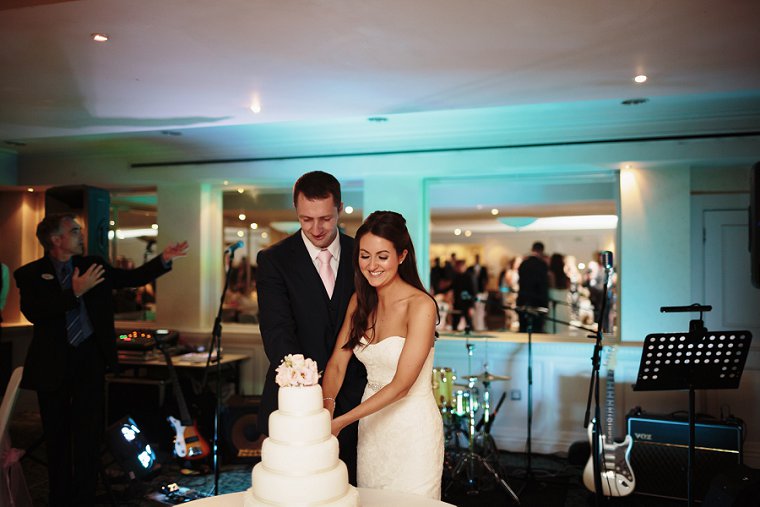 Brandshatch Place Wedding Photography 067